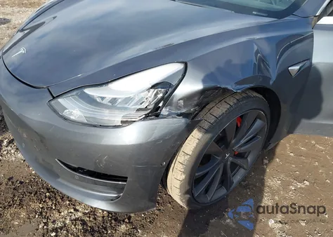 2020 Tesla Model 3 Performance Dual Motor All-Wheel Drive z USA, uszkodzony, nr VIN 5YJ3E1EC3LF623674